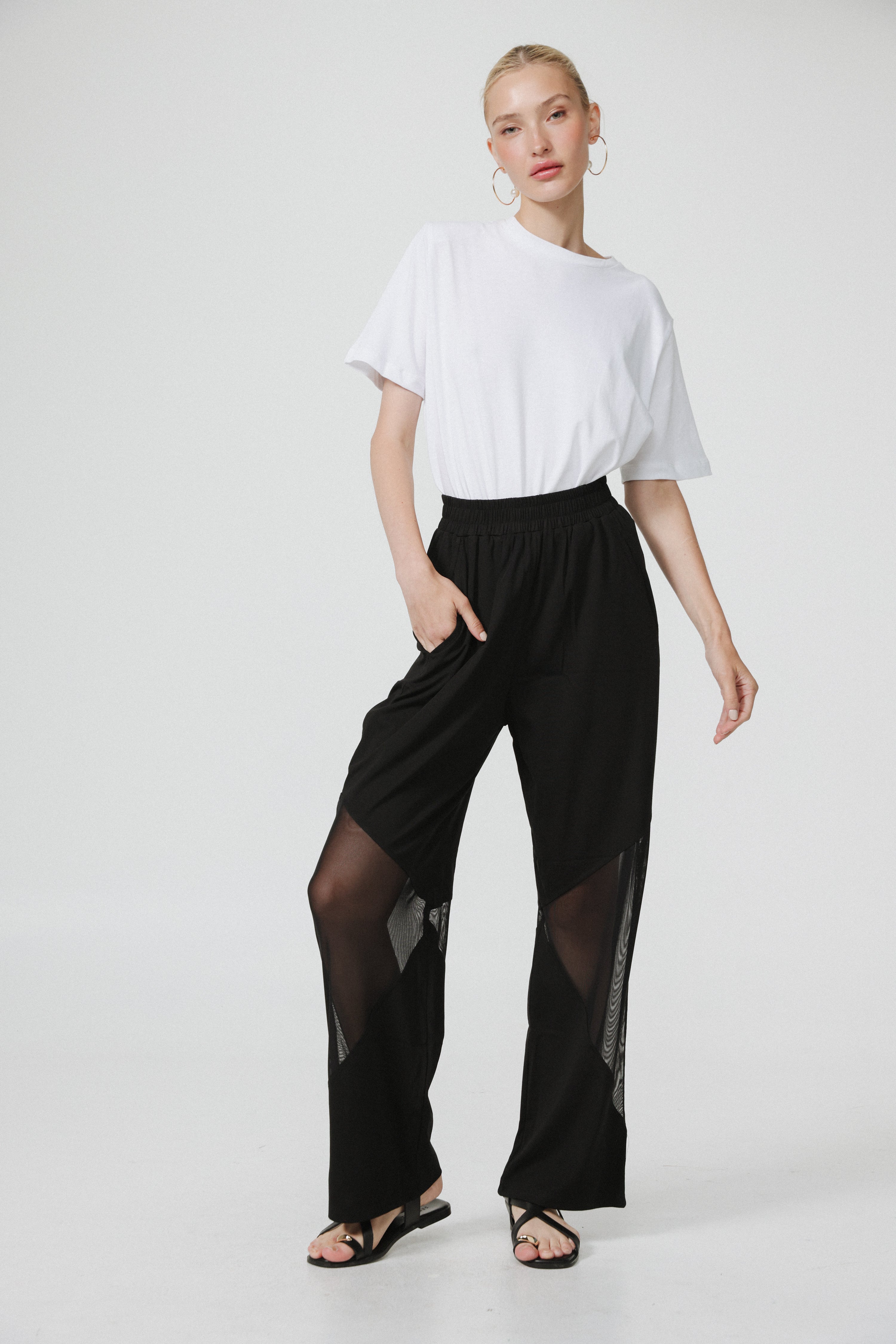 【THE MOZZ】Posing Two Tuck Slacks Rule Black Mesh Bottoms – SEESTARZ