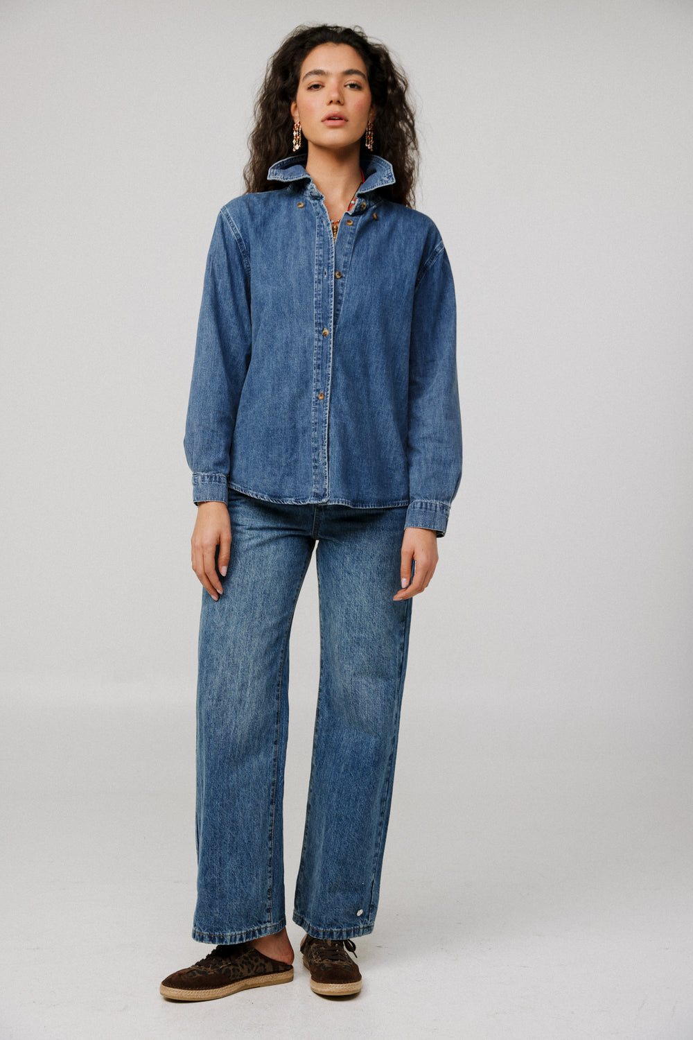 חולצת ג'ינס מכופתרת לנשים Leo Blue Denim Buttoned Shirt