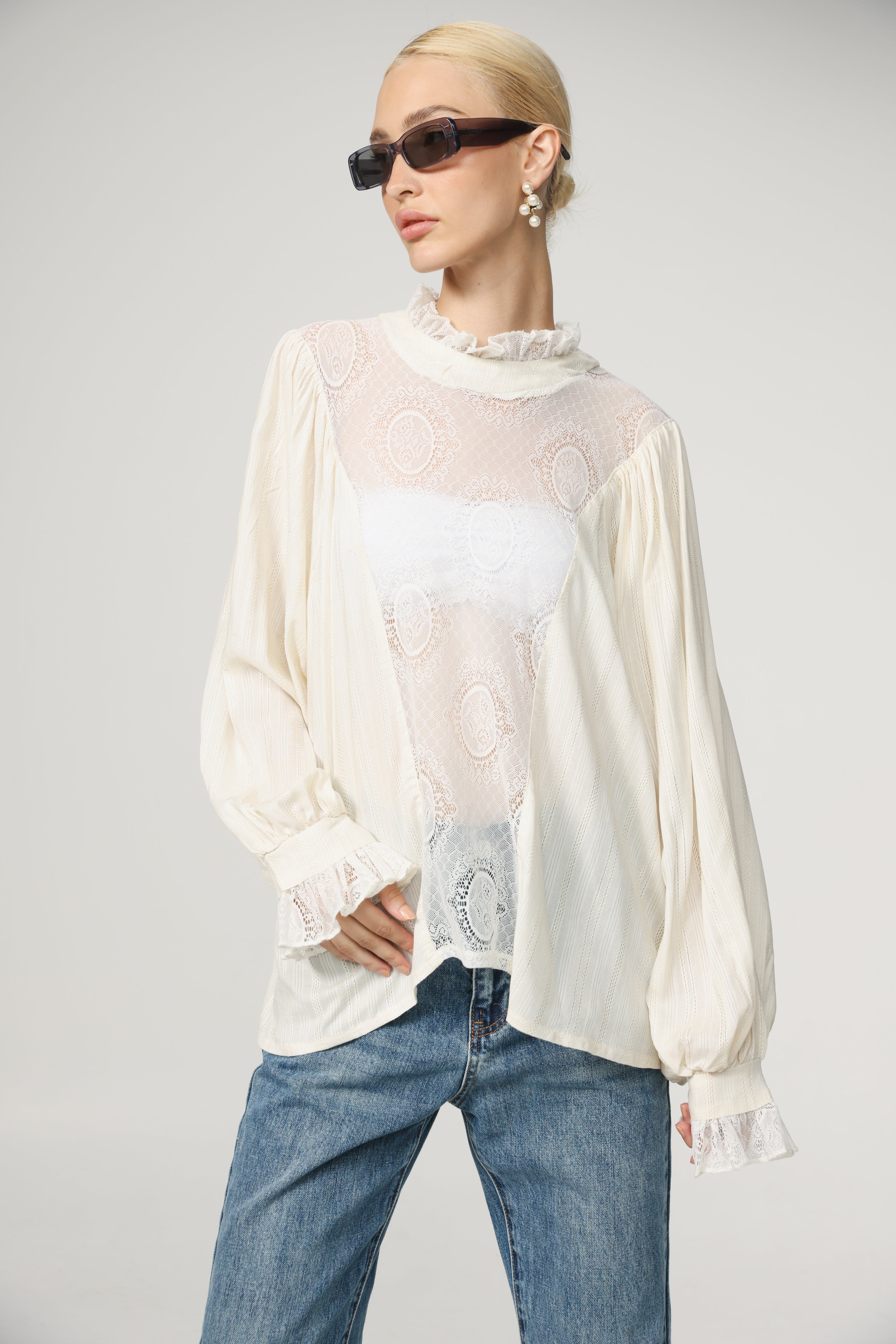 #23-2805 らむね Cream Lace Panel Blouse – SEESTARZ