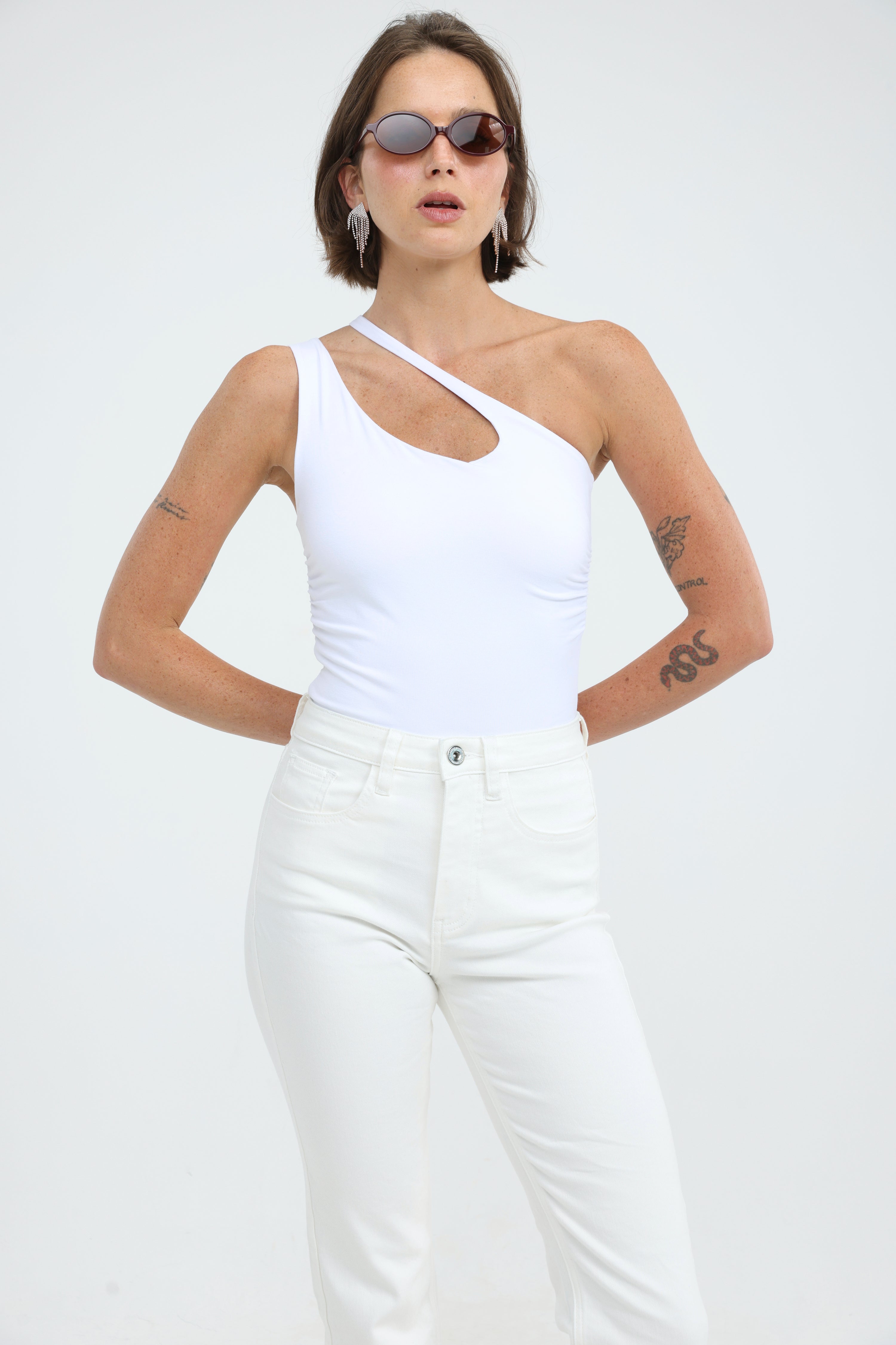 トップス thetoe Schnoor Top /White Foundation White One Shoulder Top – SEESTARZ