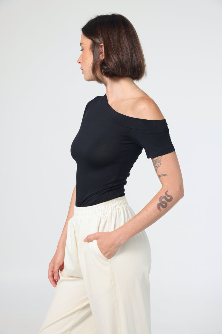 Luna Black T-Shirt