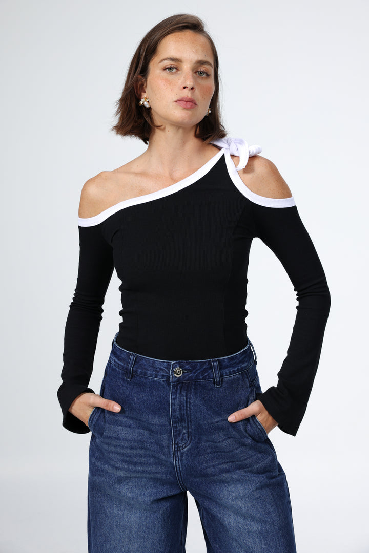 Tied Black&White Shirt