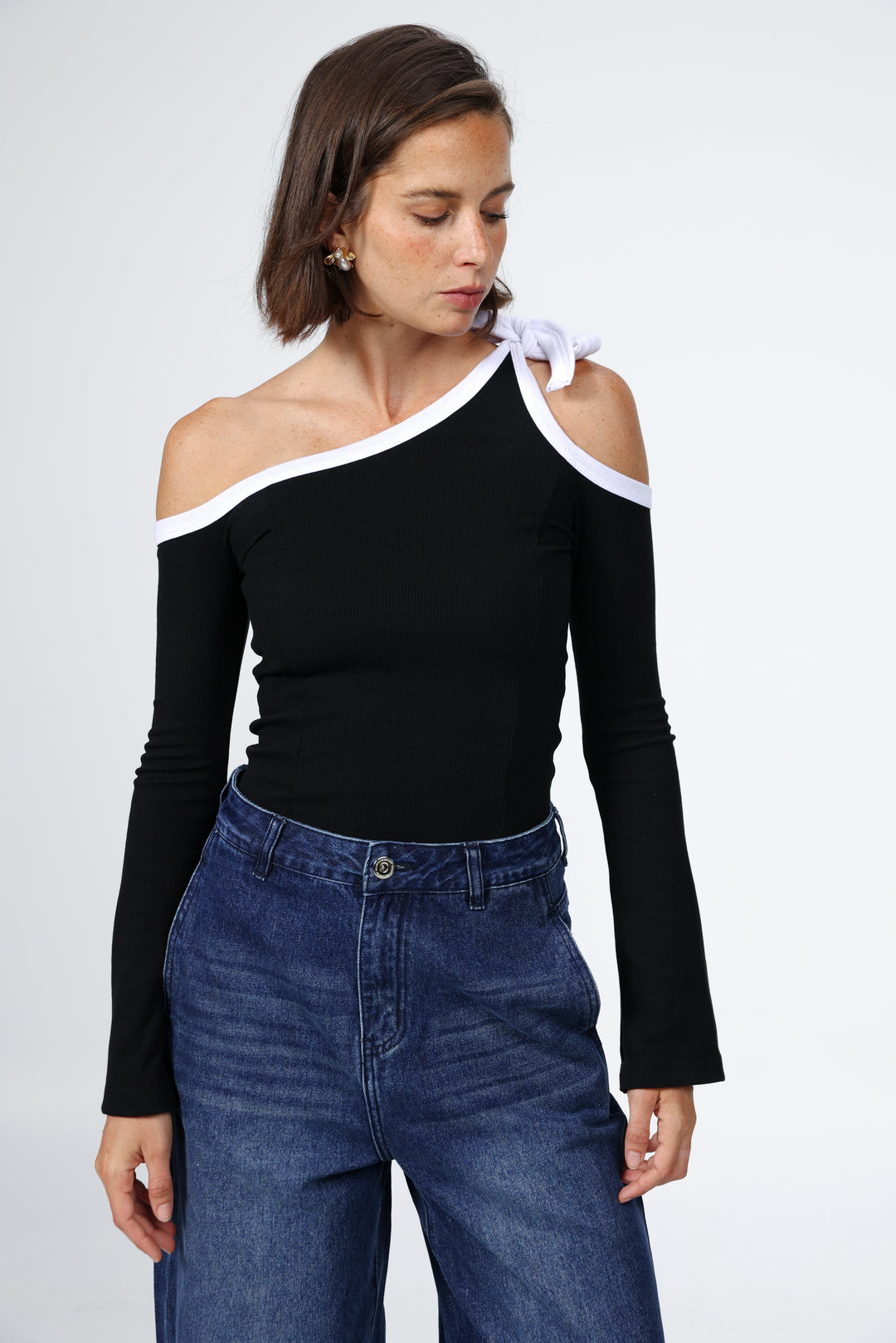 Tied Black&White Shirt