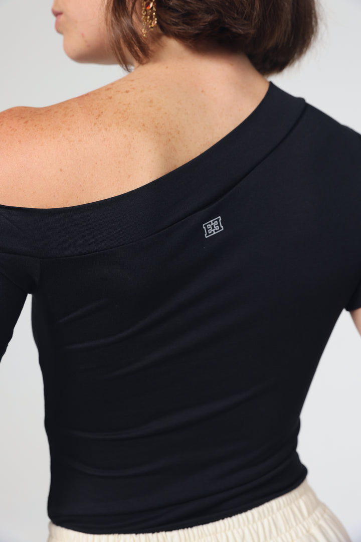 Luna Black T-Shirt