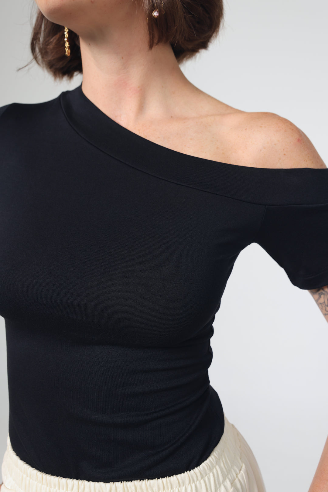 Luna Black T-Shirt