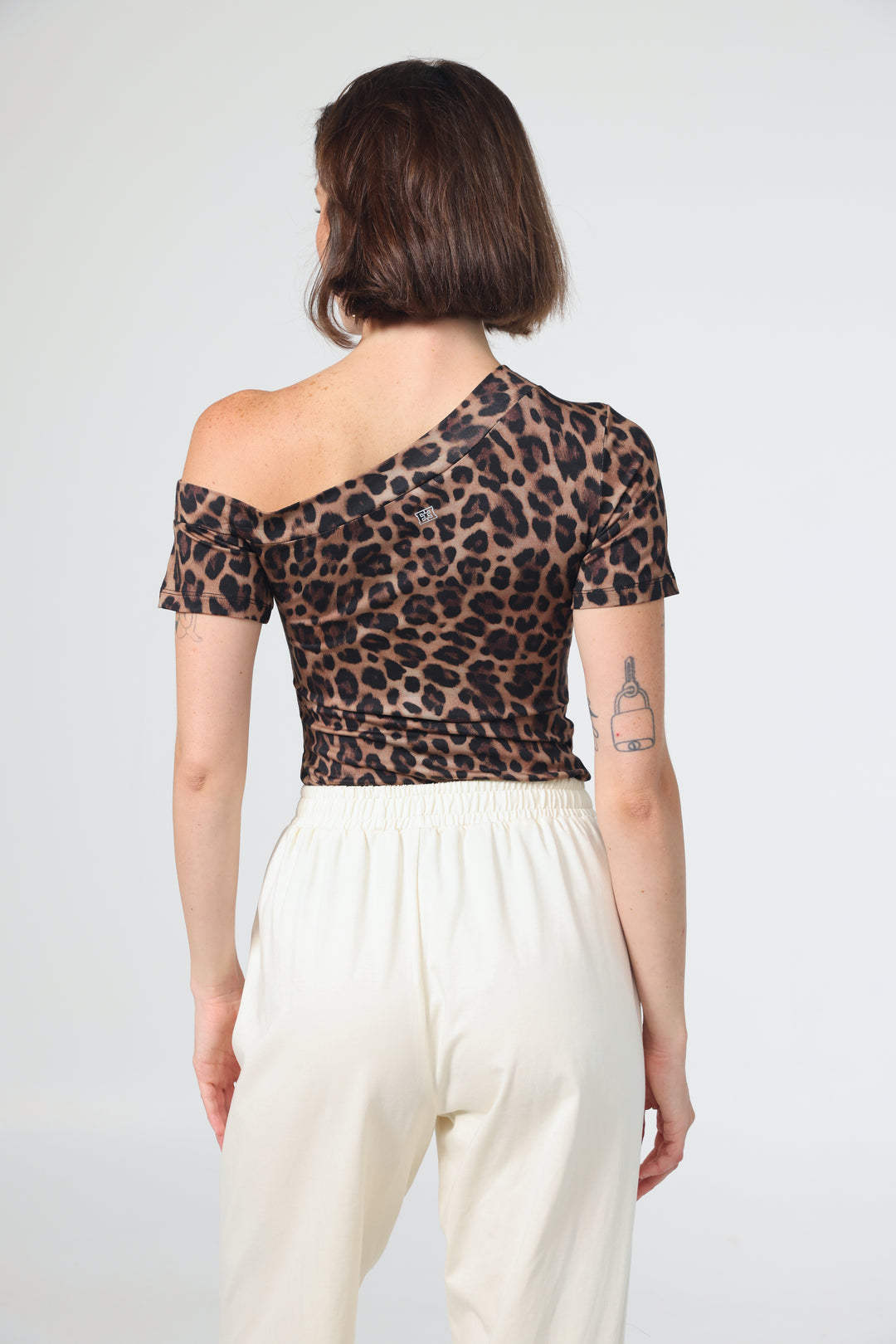 חולצה קצרה וואן שולדר מנומר Luna Leopard T-Shirt
