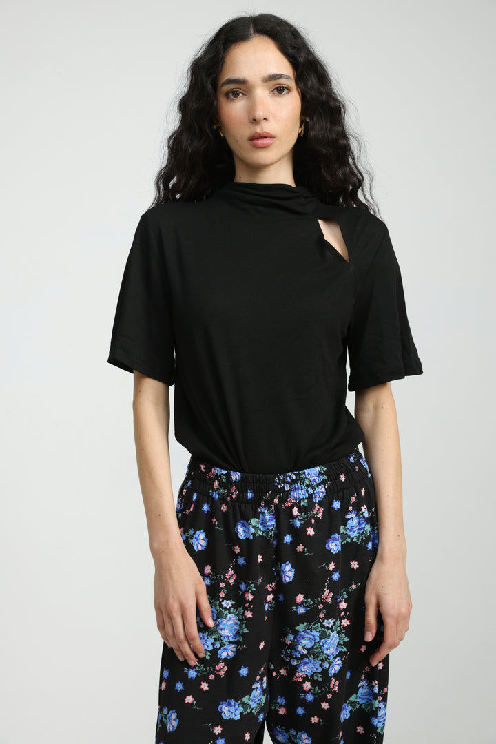 Gentle Black T-Shirt