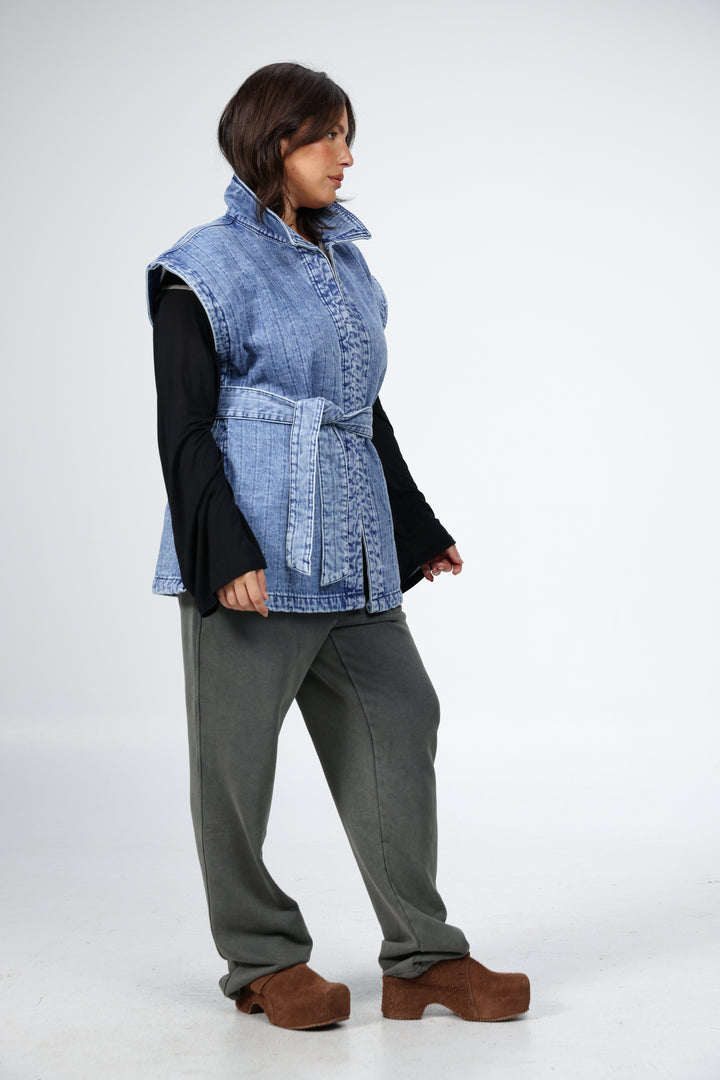 ווסט ג'ינס לאישה מידה גדולה Jeruz Light Blue Denim Vest 