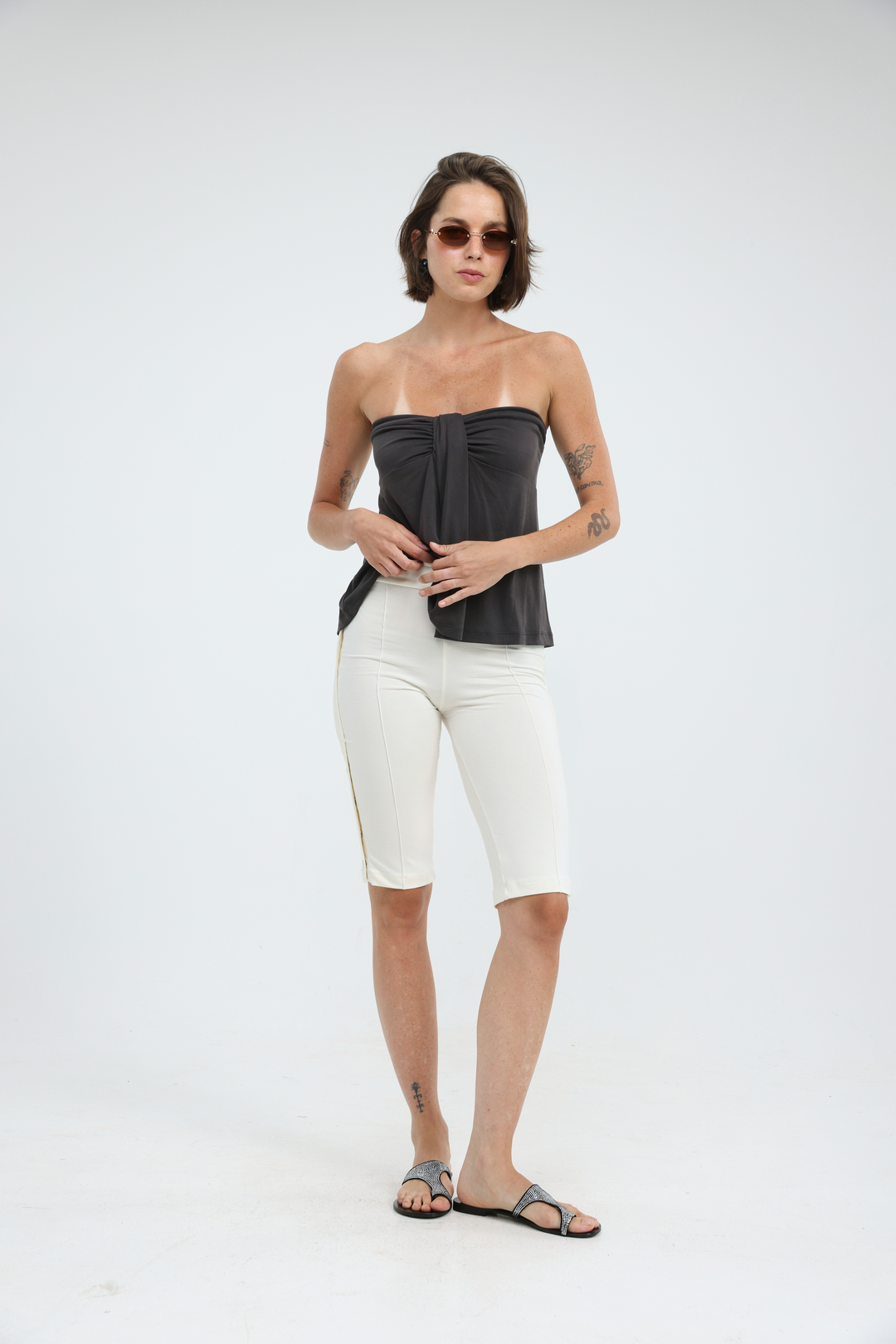Snaps Cream Leggings