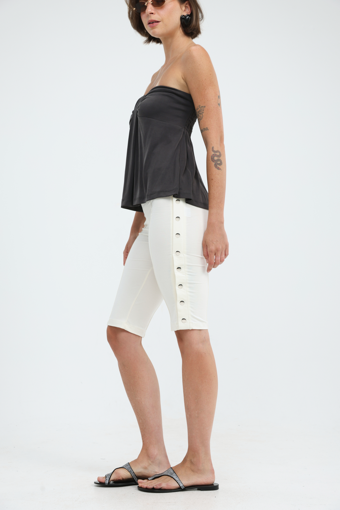 Snaps Cream Leggings