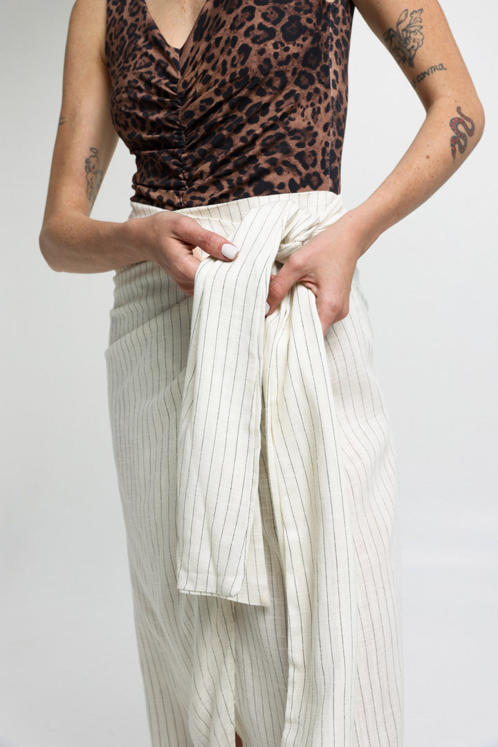 חצאית פסים Stripes Skirt עם קשירה