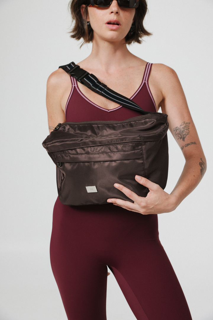 EE Huge Brown Belt Bag