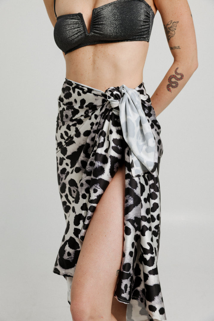 Grey Leopard Sarong