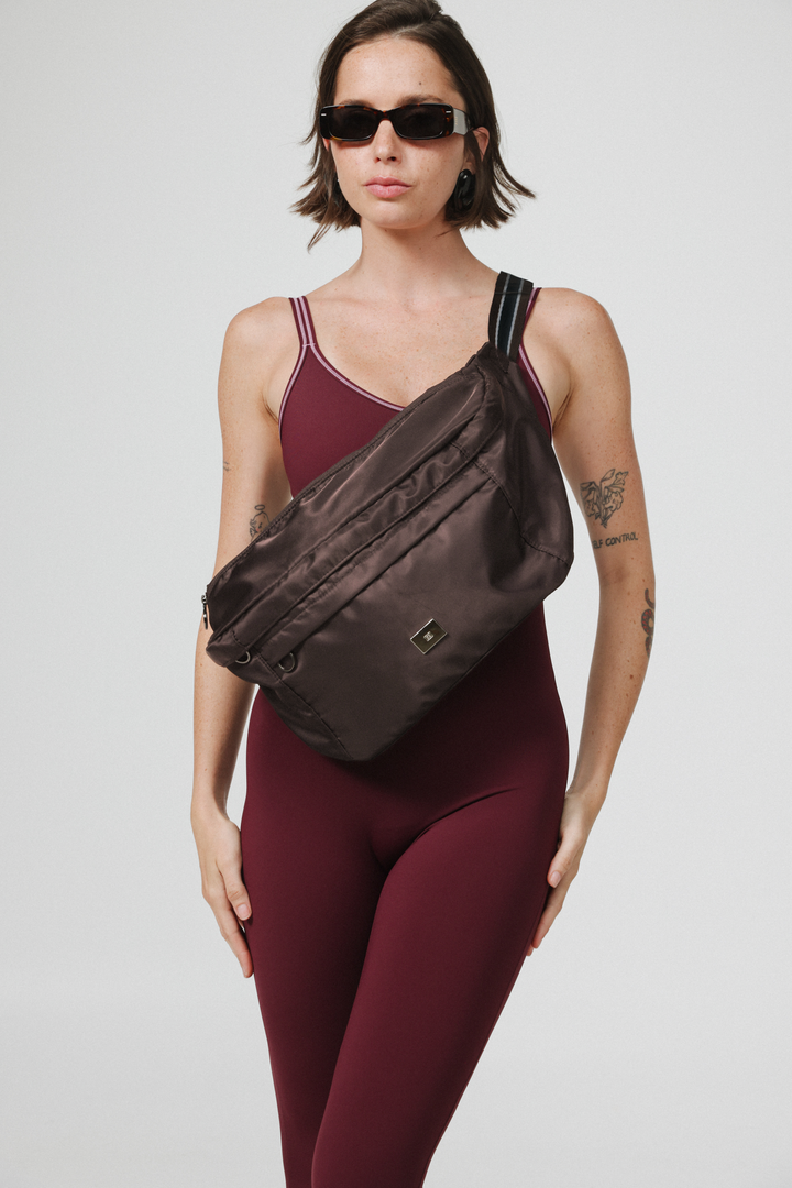 EE Huge Brown Belt Bag