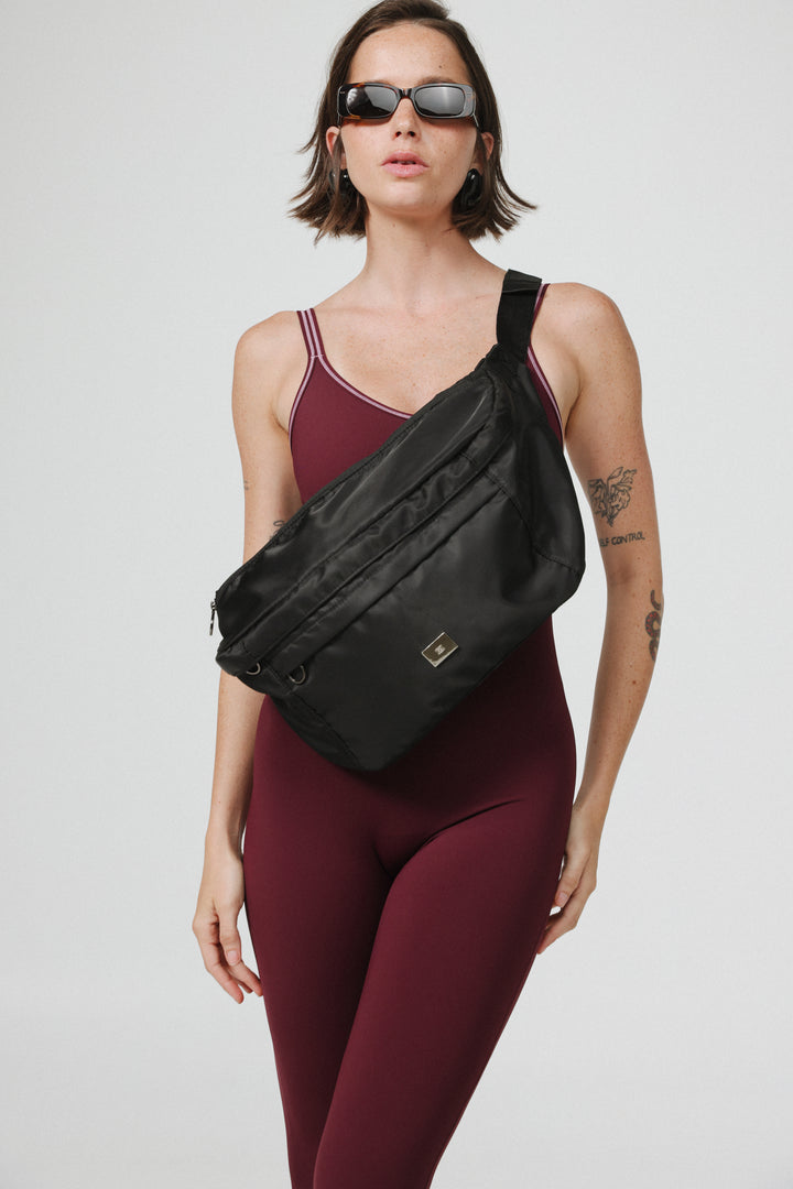EE Huge Black Belt Bag