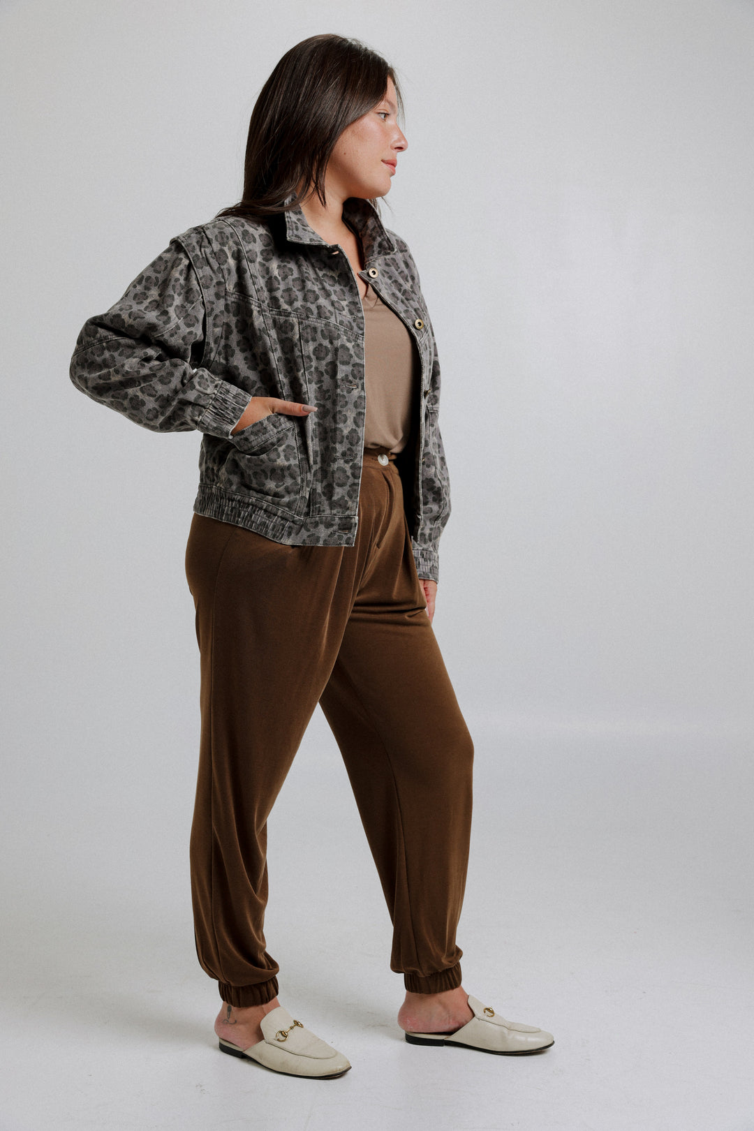 ז'קט ג'ינס לנשים דגם Poetry Grey Leopard Denim Jacket מידה L