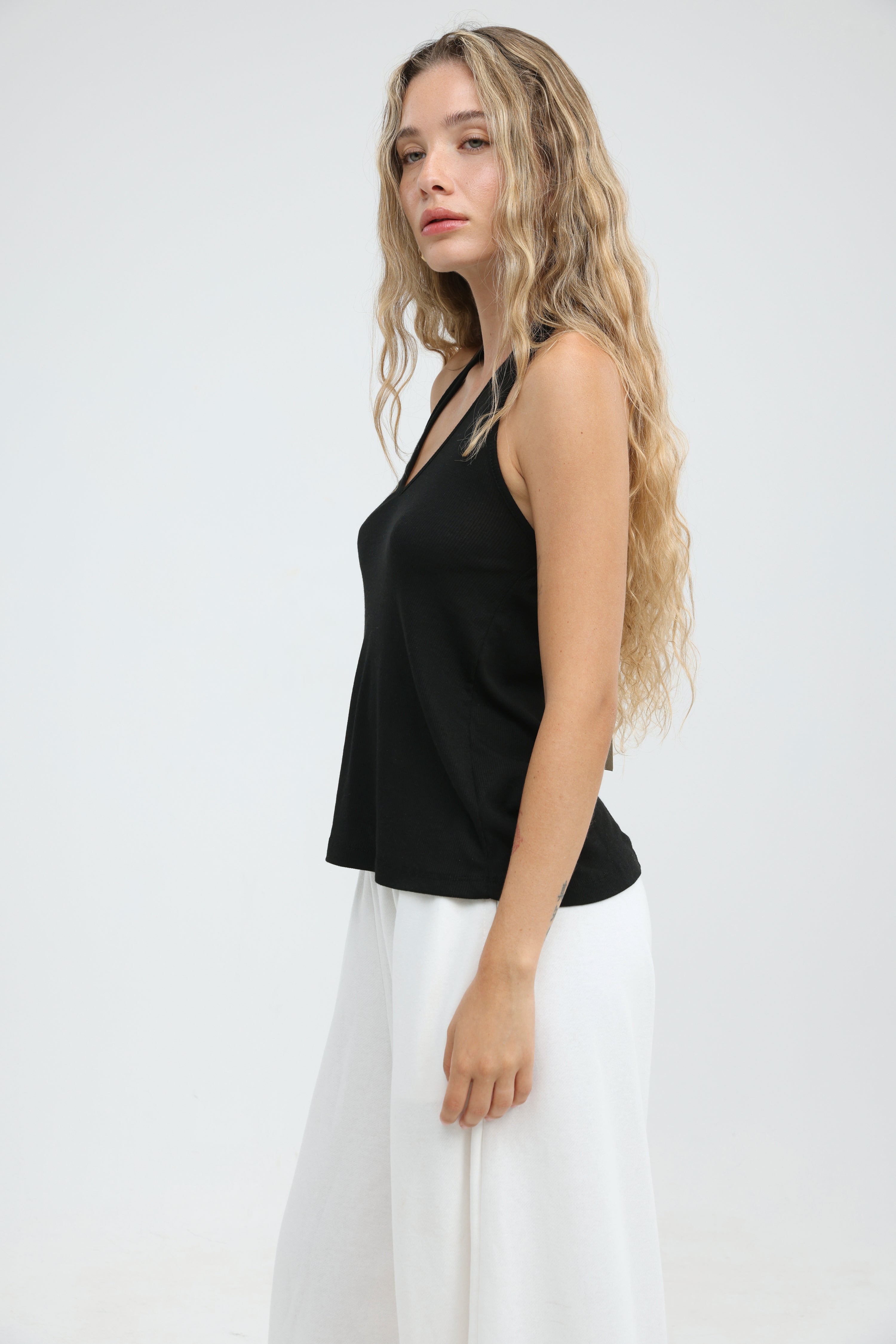 Clean58 Black Halter Tank – SEESTARZ