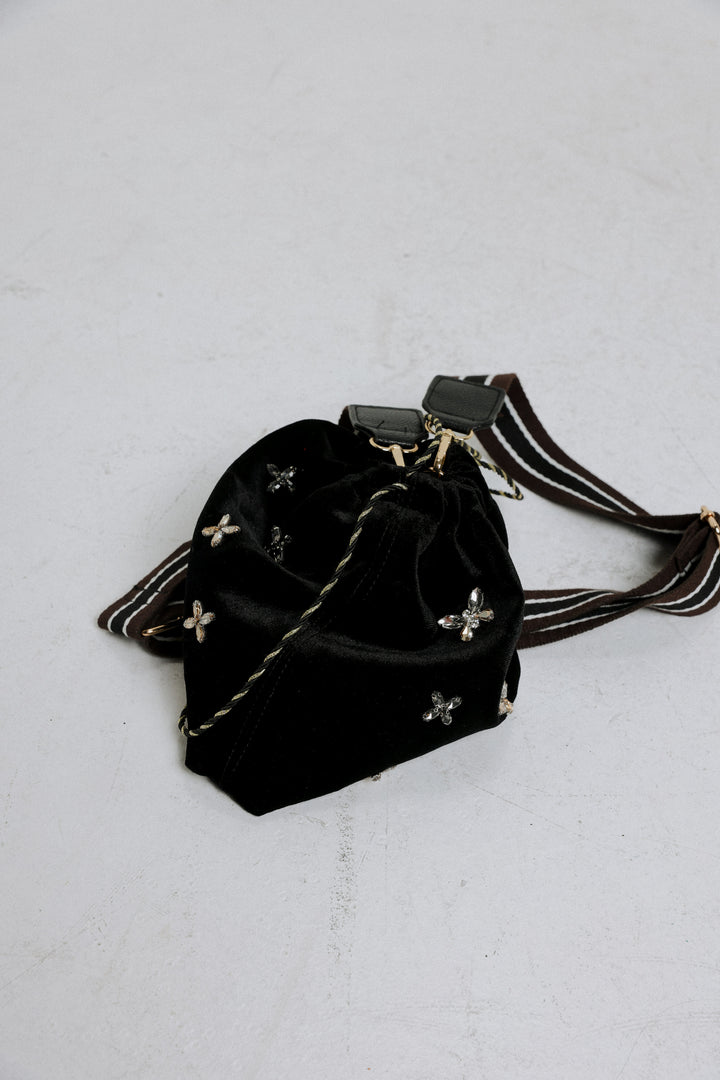 Universe Black Velvet Bag תיק שחור מעוטר באבני חן ושרוך מוזהב