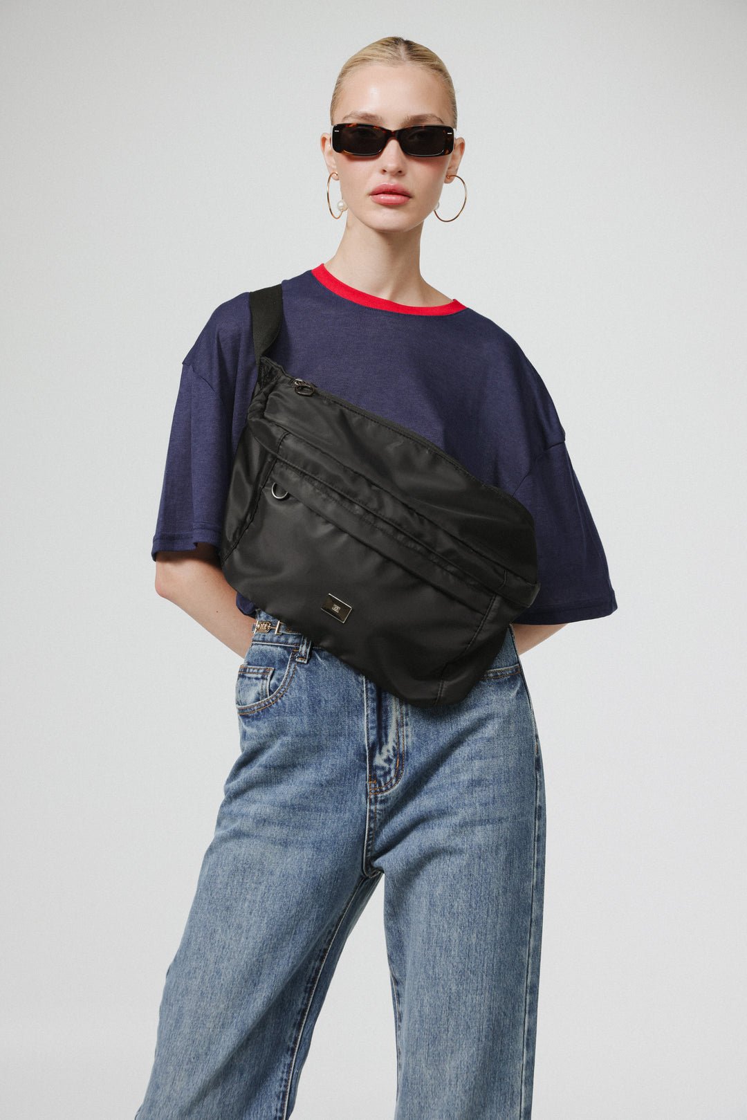 EE Huge Black Belt Bag