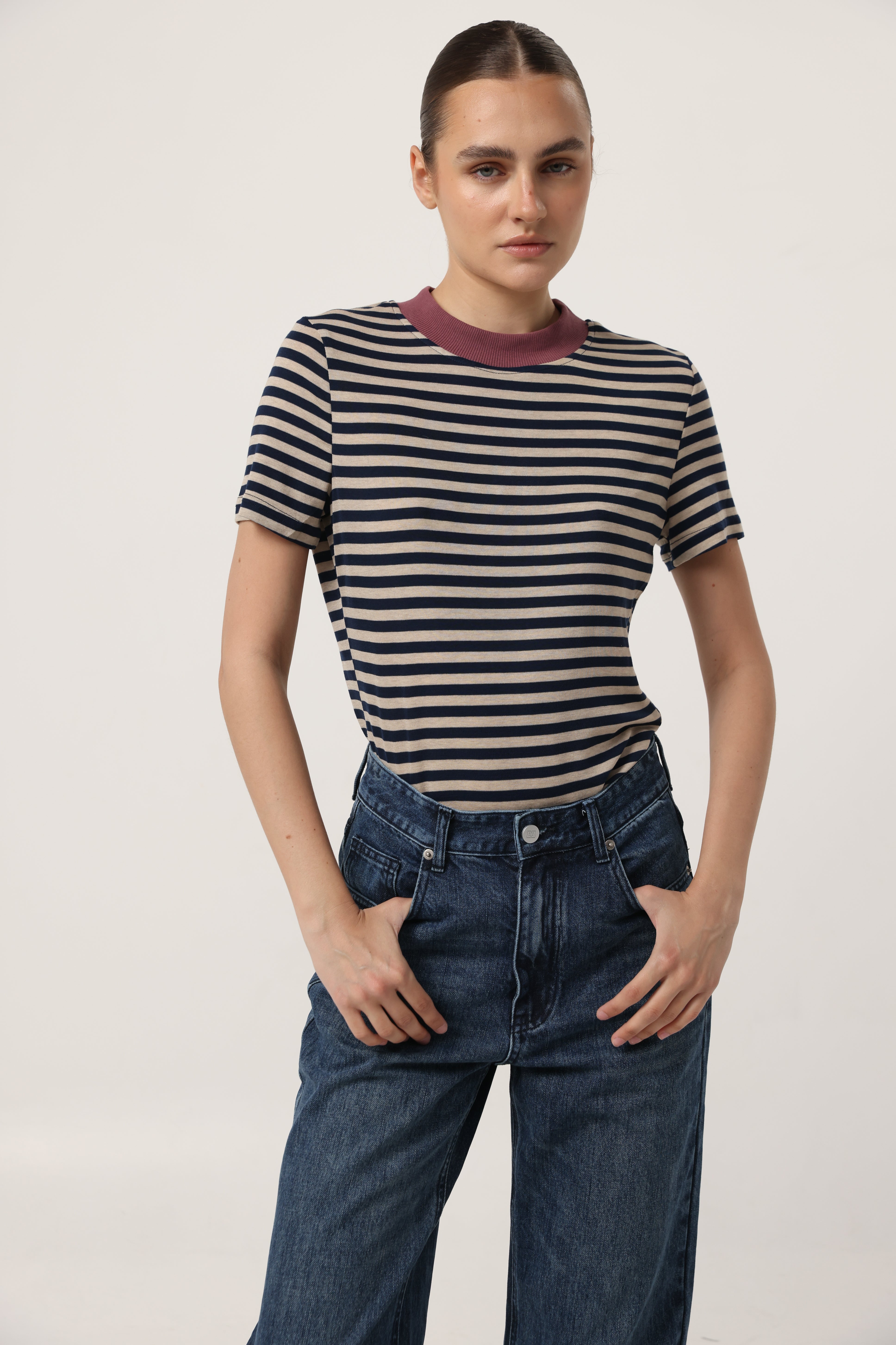 טופים לנשים Tops - חולצות טופ, גופיות וטי שירט נשים – Page 2