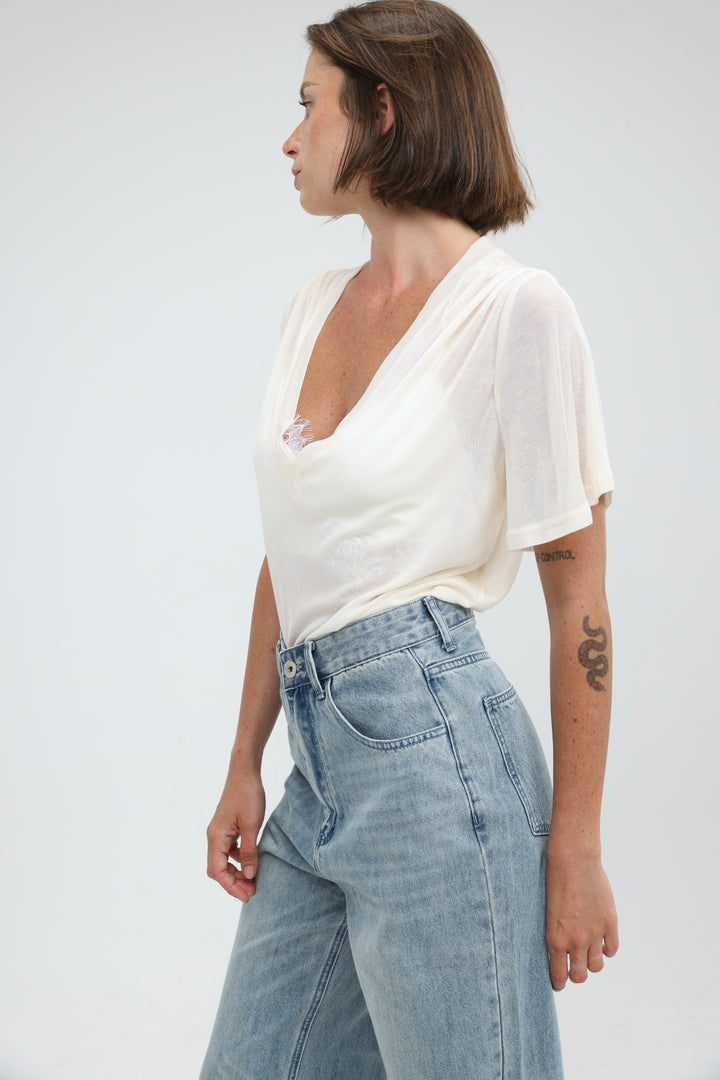 Clean60 Cream V T-Shirt