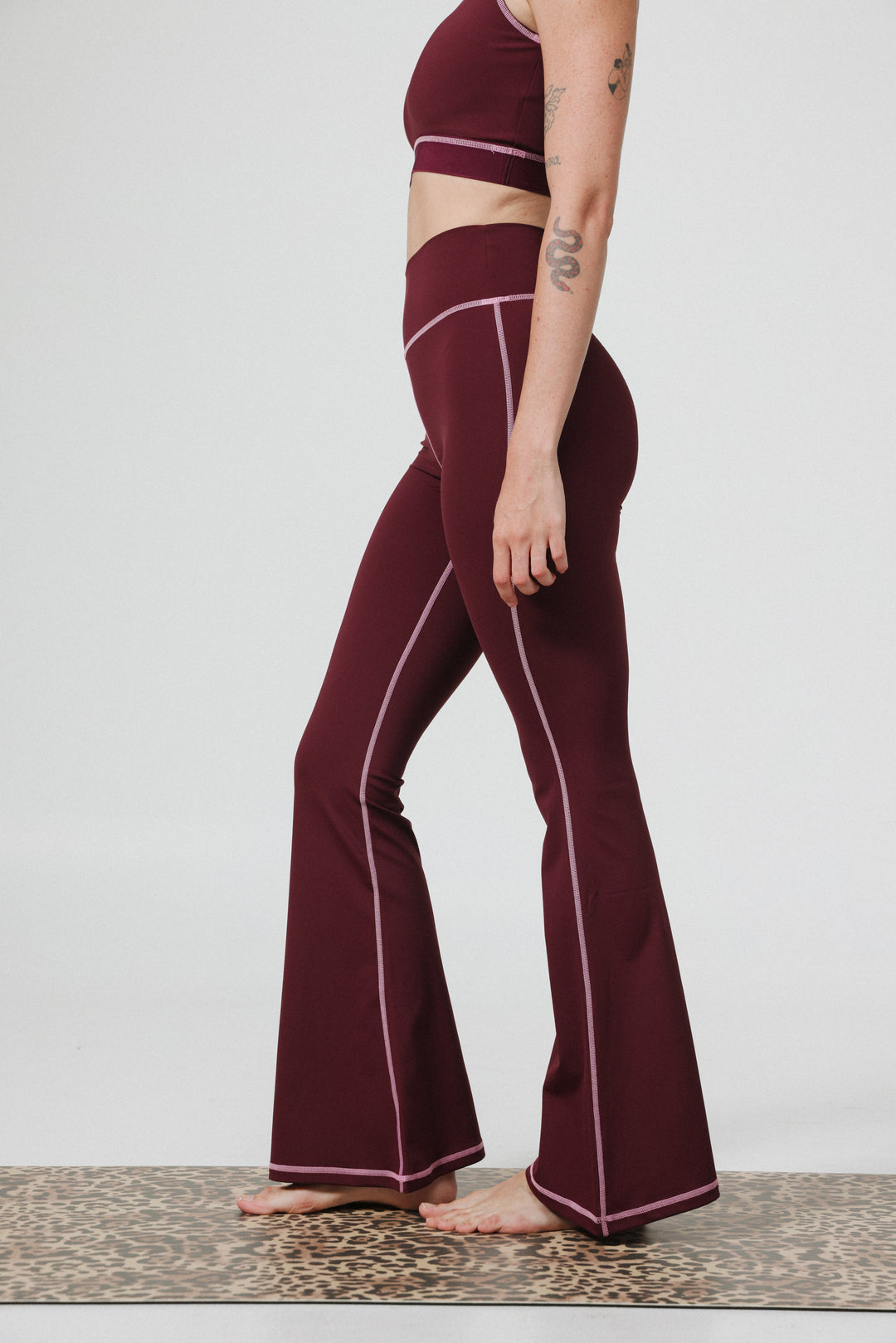 Hershko Wine Flared Leggings