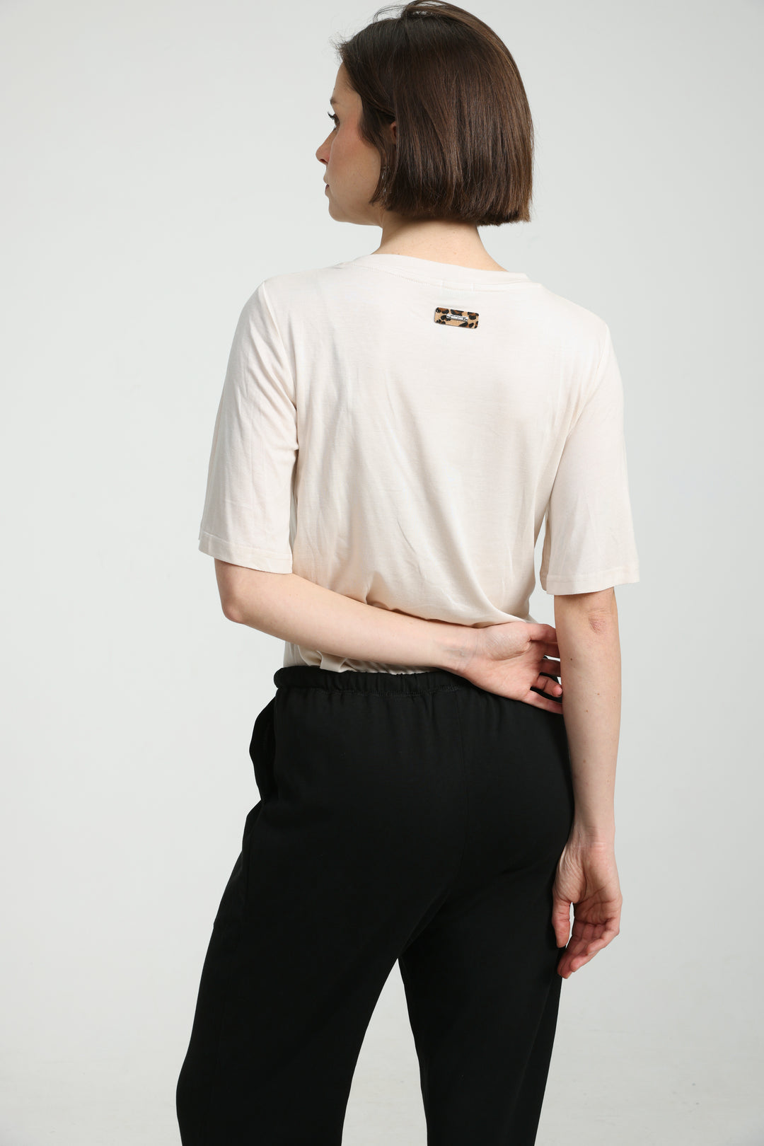 Clean25 Beige V T-Shirt