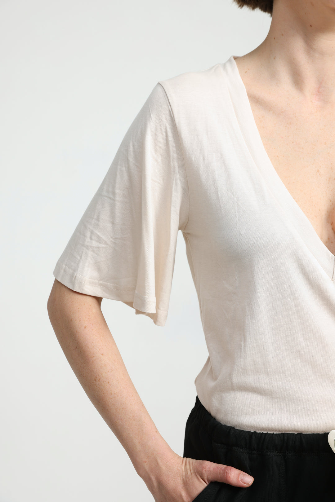 Clean25 Beige V T-Shirt