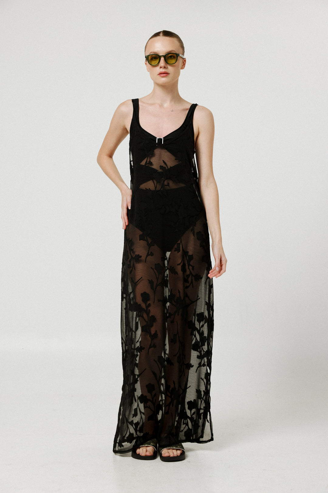black resort dress Elegant Black Halter Neck Maxi Dress for Women Flowy Resort Wear