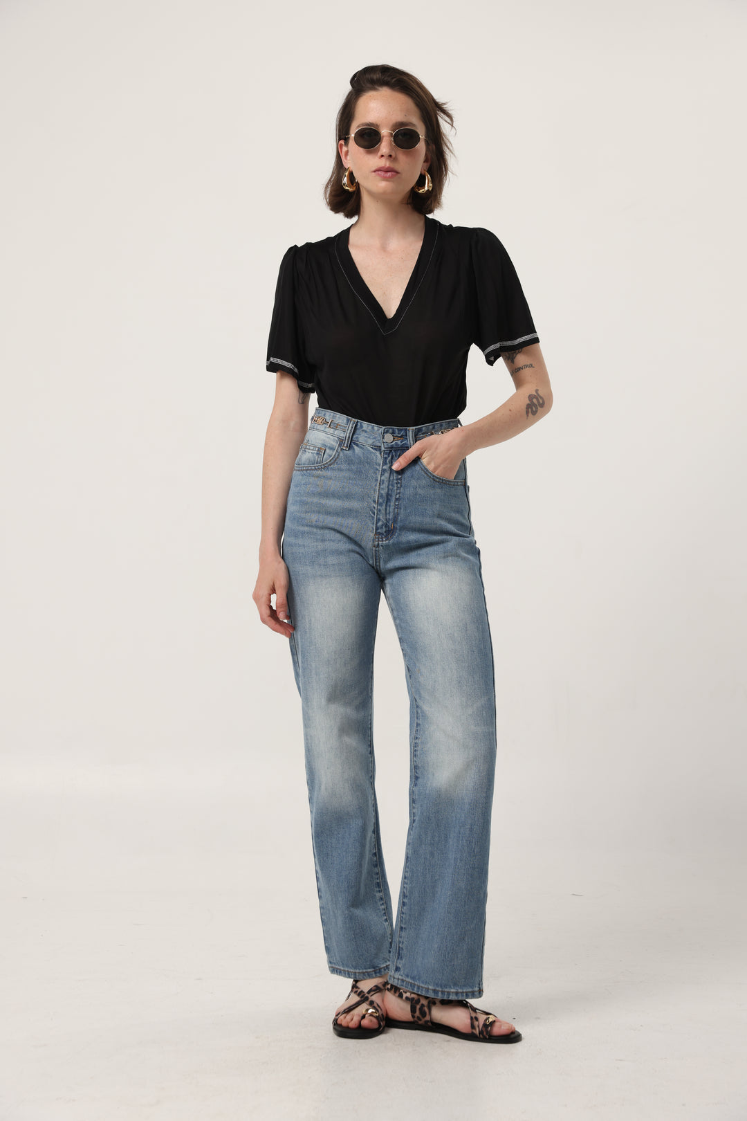 Clean Black V T-Shirt