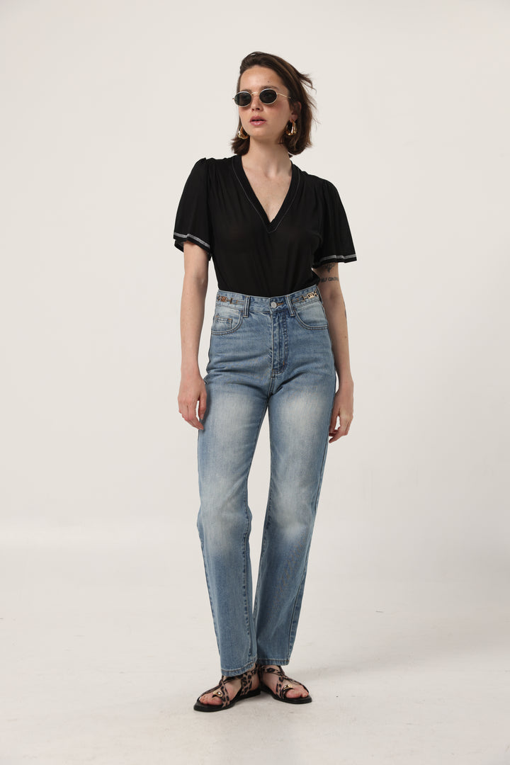 Clean Black V T-Shirt