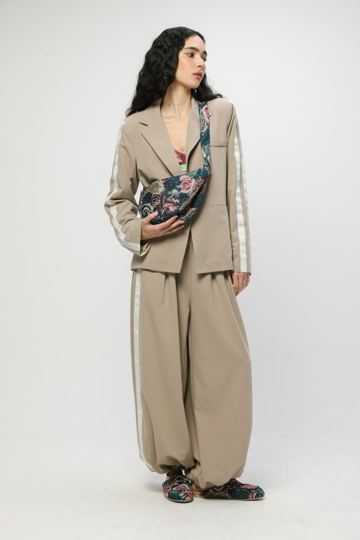 Space Antique Floral Belt Bag