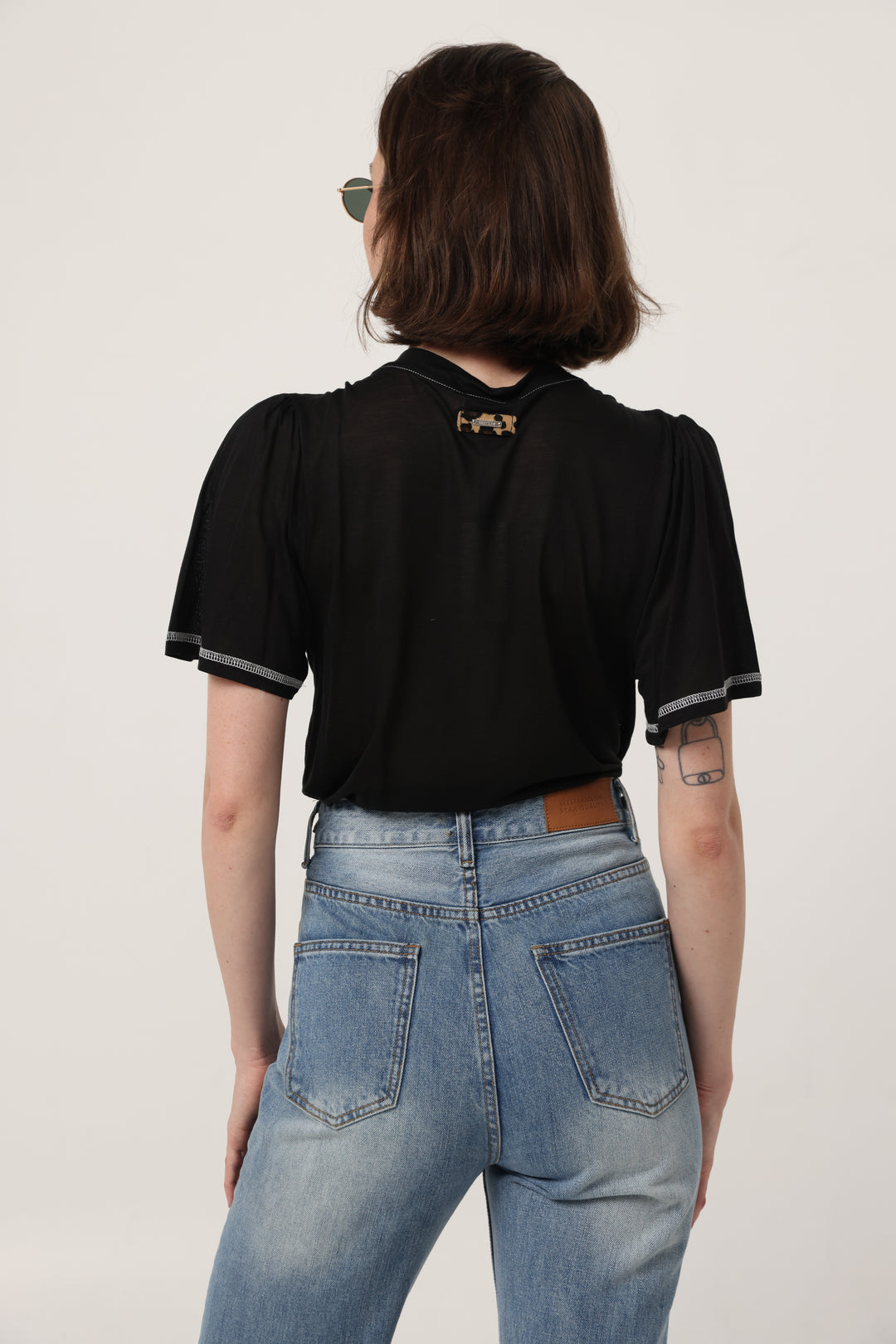 Clean Black V T-Shirt