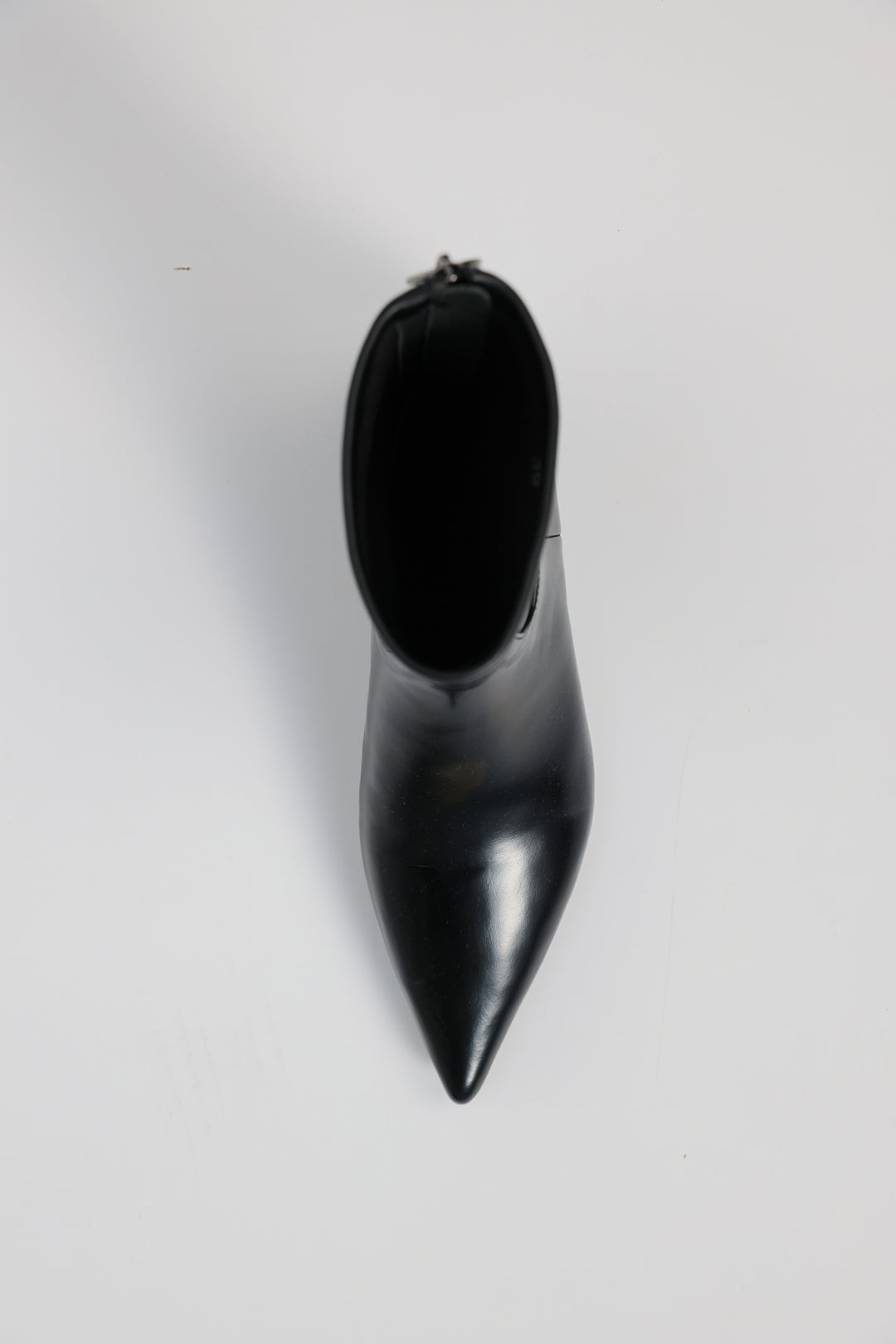 מגף שחור עם בטנת עור פנימית רכה Black Point Boots