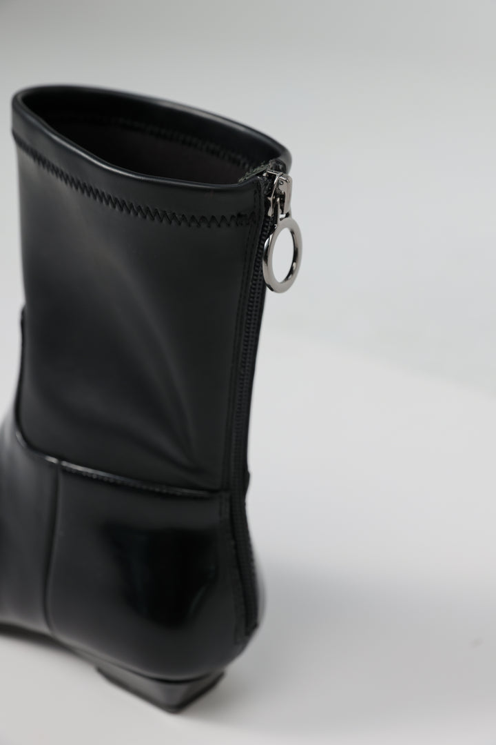 מגפיים שחורות עם סגירת רוכסן אחורית Black Point Boots