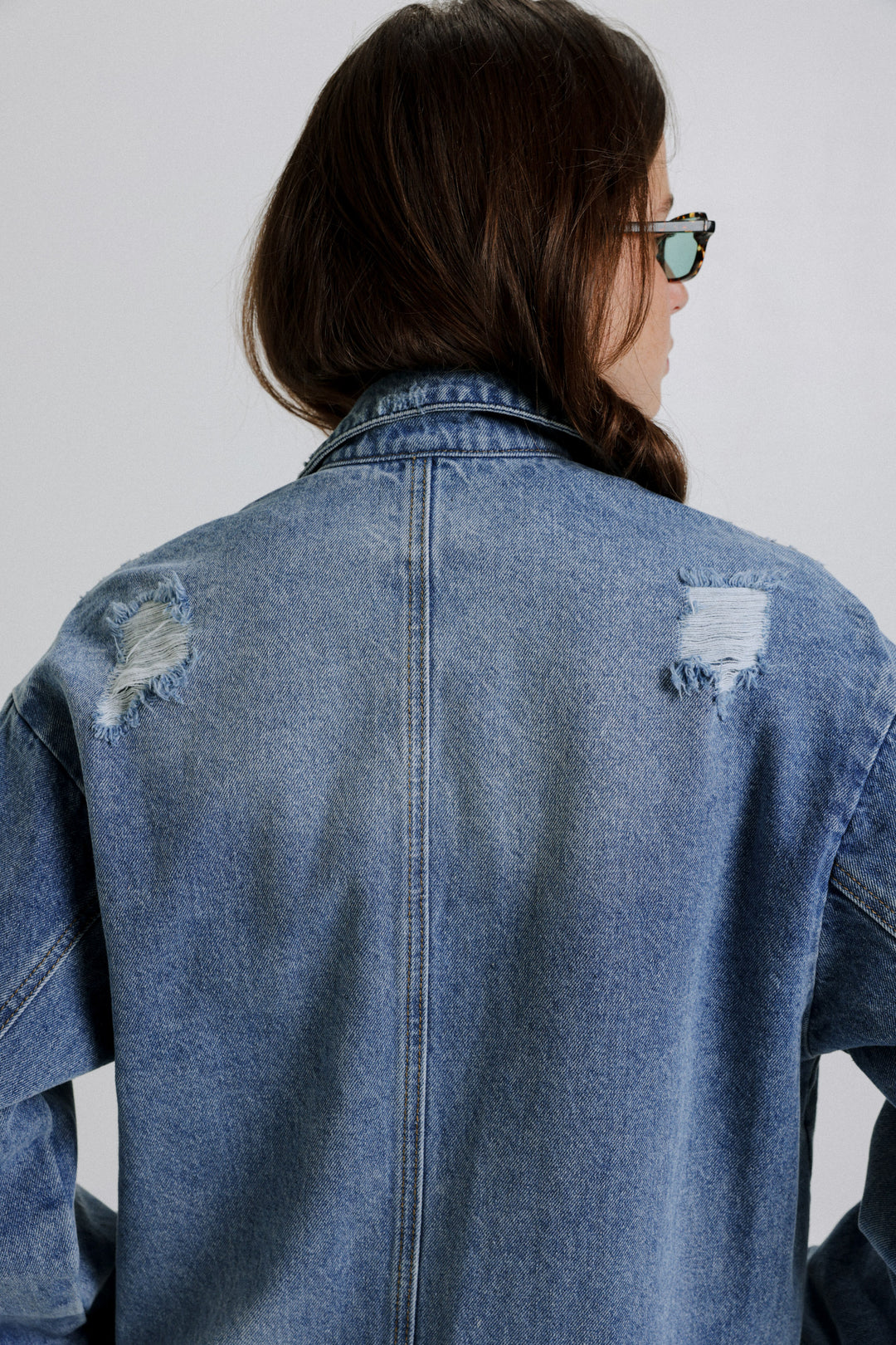 ג'קט ג'ינס לנשים דגם EE Long Denim Jacket גב