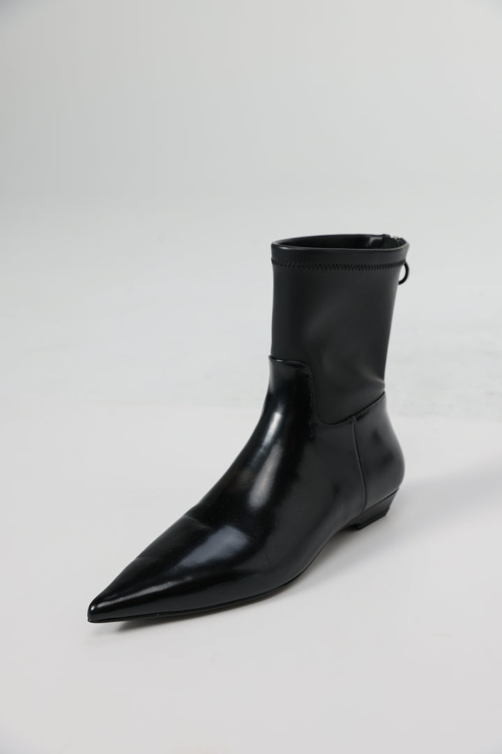 מגף שחור לנשים Black Point Boots