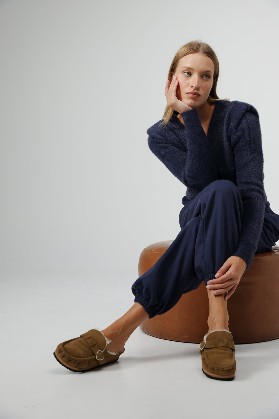 נעלי כפכף זמש בצבע קאמל Suede Camel Mules 