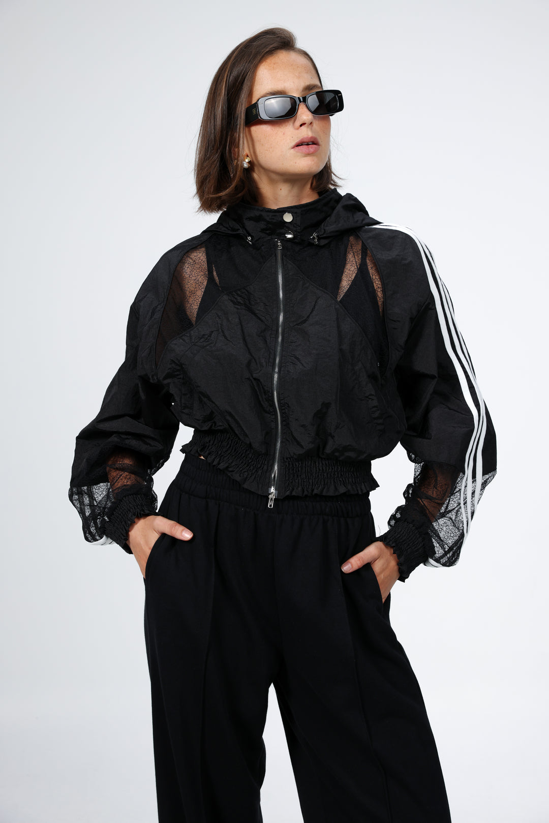 קפוצ'ון ניילון עם תחרה לנשים Nylon & Lace Black Windbreaker 