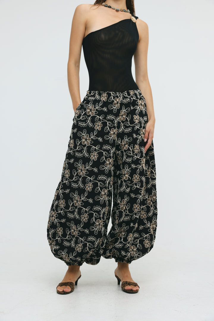 Ivy Black Balloon Bottoms