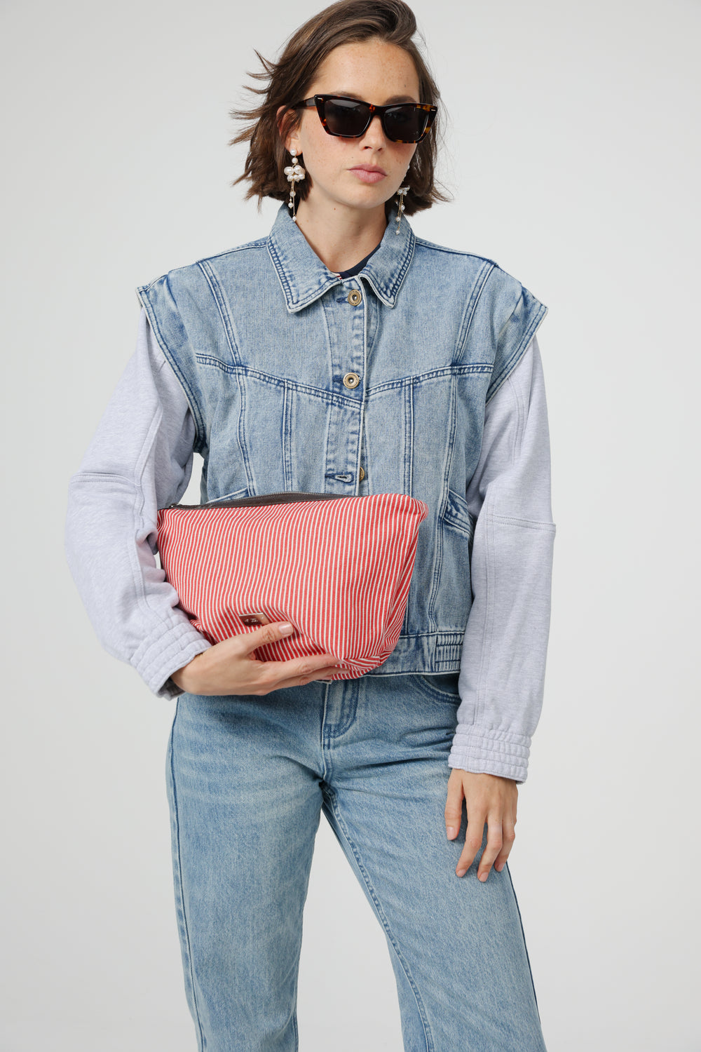 נרתיק איפור אדום לאישה Red Striped Makeup Bag