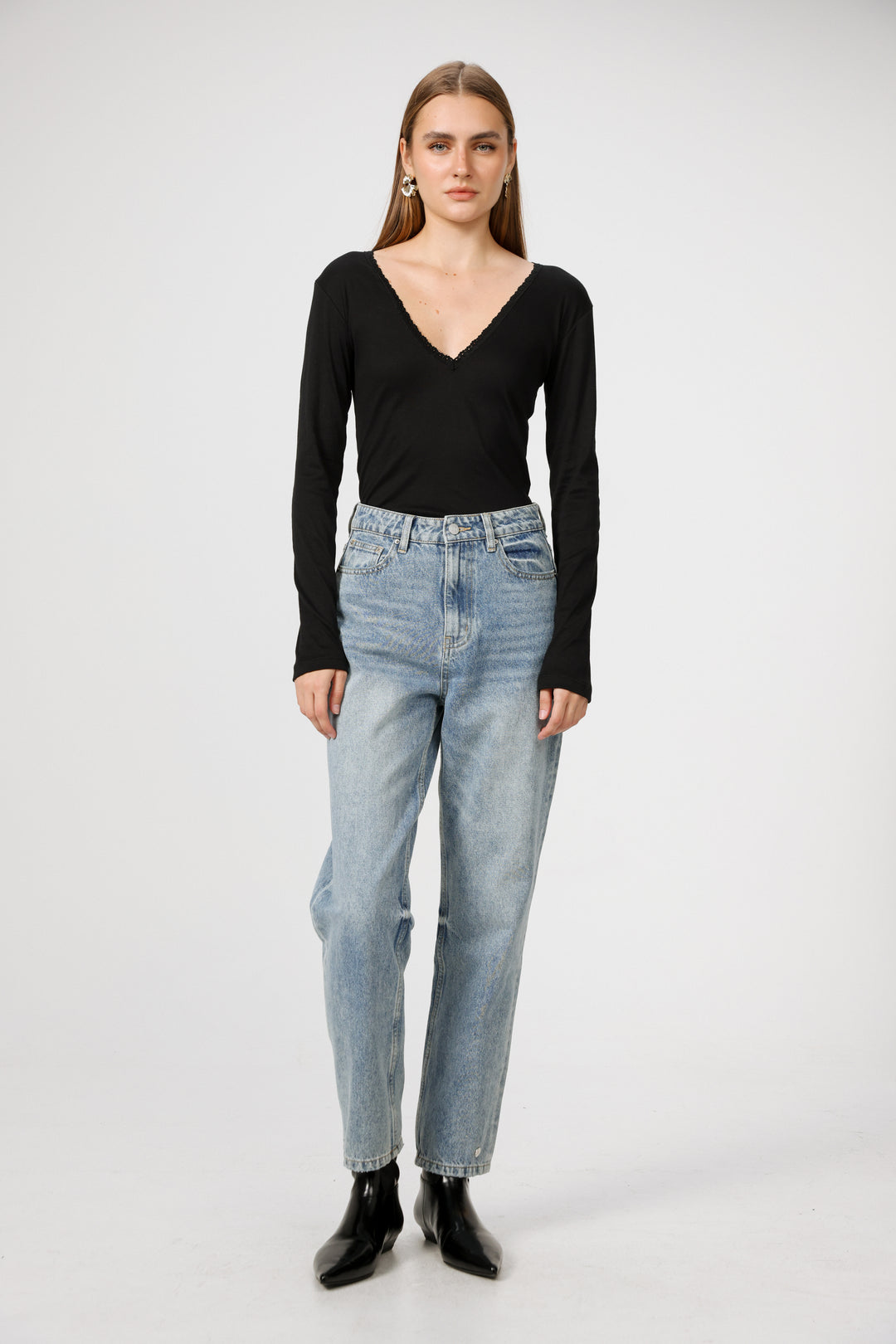 Clean11 Black V Shirt