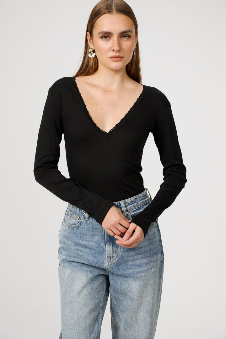 Clean11 Black V Shirt