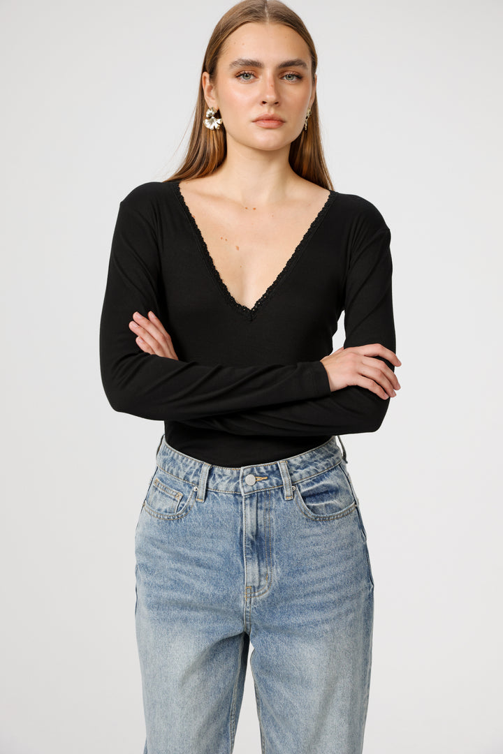 Clean11 Black V Shirt