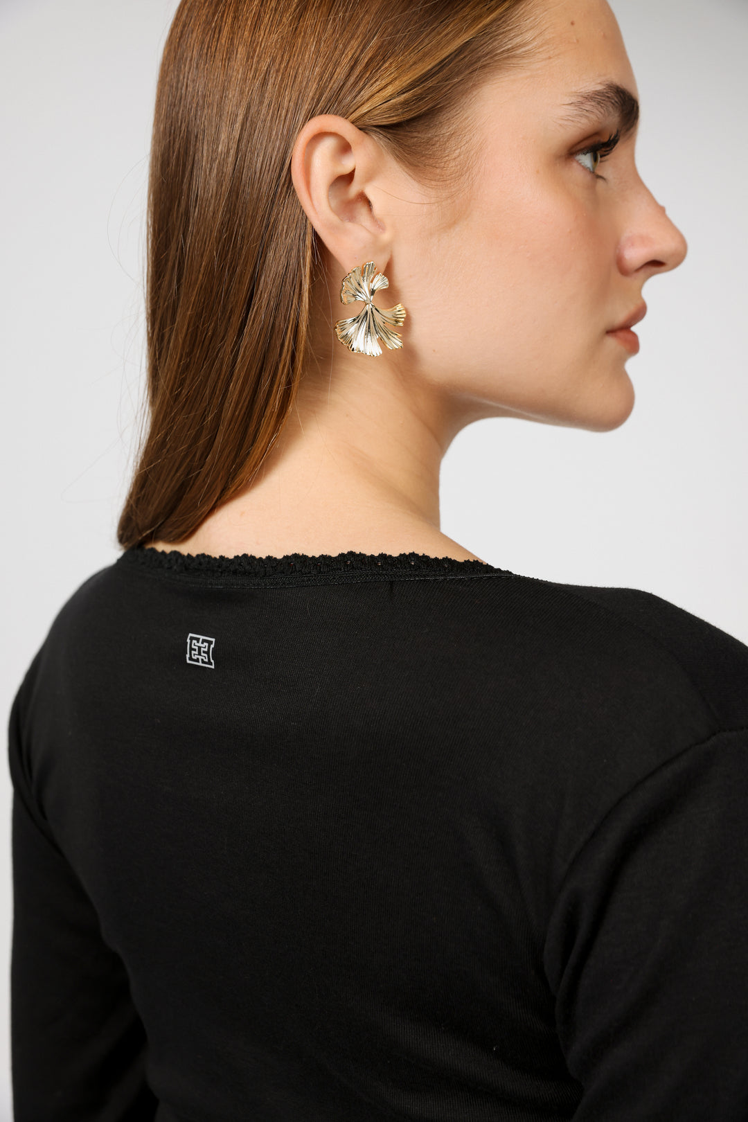 Clean11 Black V Shirt