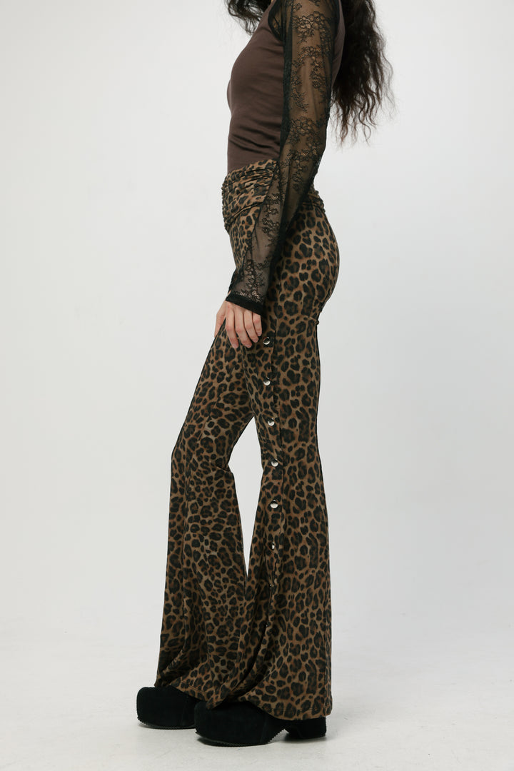 Relaxing Leopard Snaps Leggings