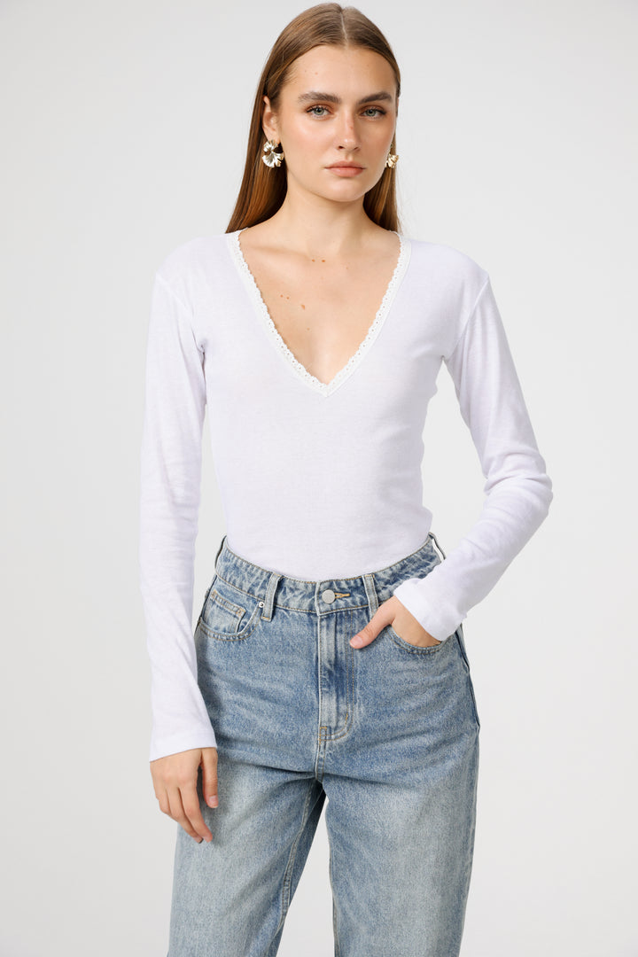Clean11 White V Shirt