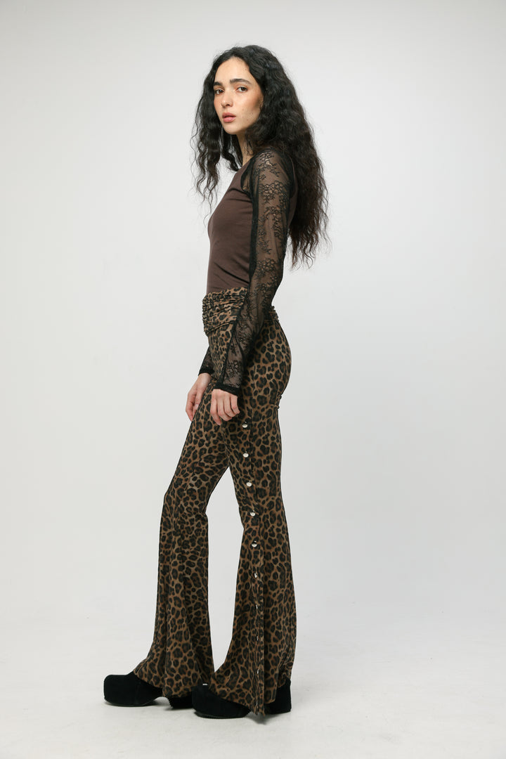 Relaxing Leopard Snaps Leggings