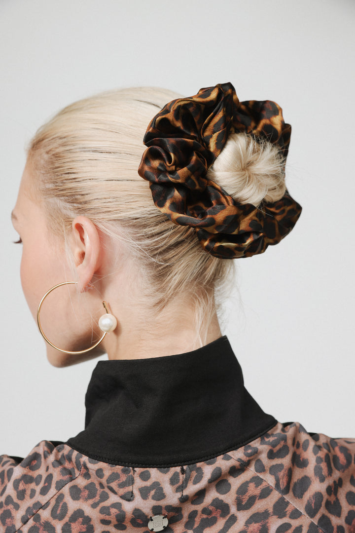 גומייה מנומרת לגולגול Leopard Scrunchie