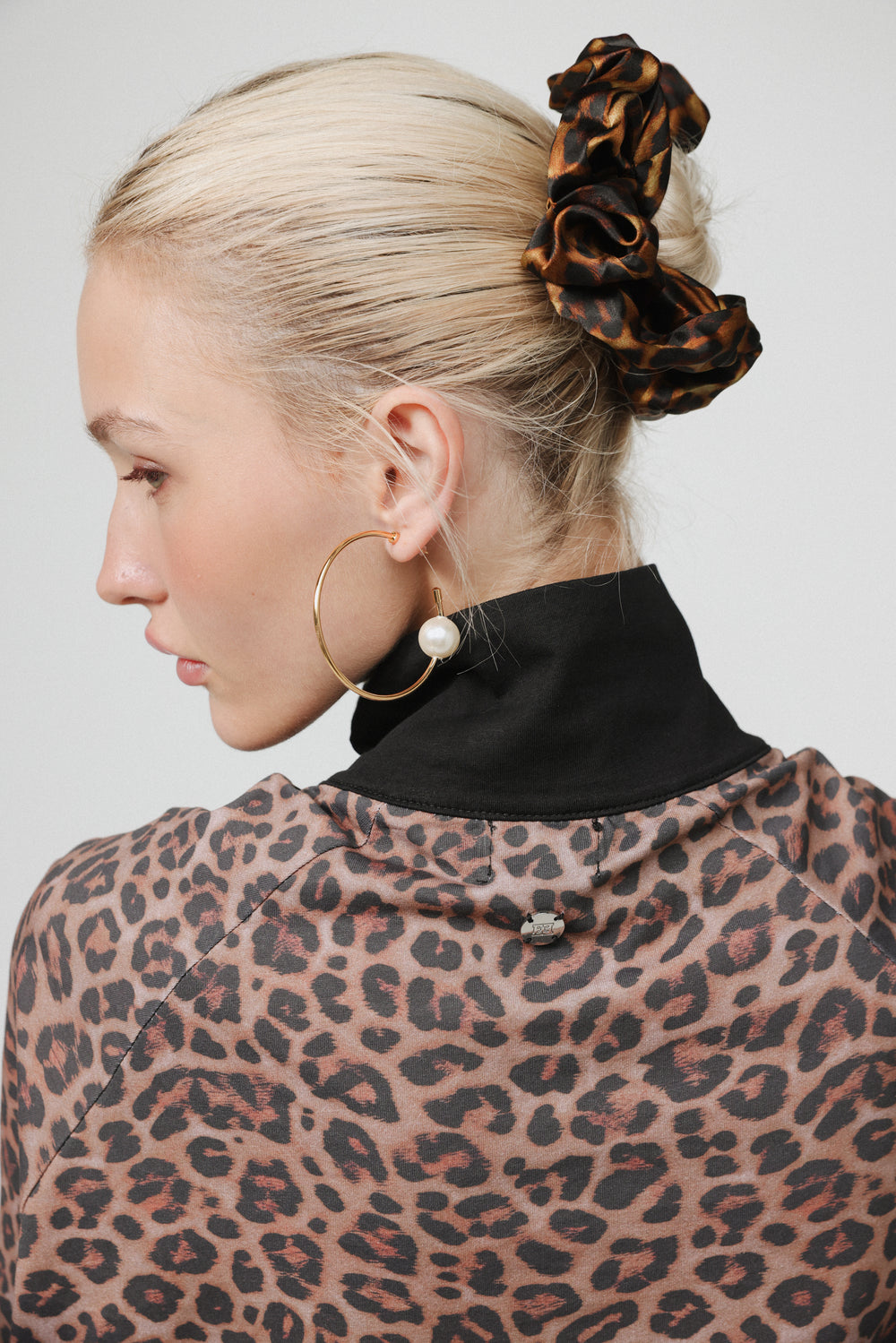 גומייה מנומרת לשיער לנשים Leopard Scrunchie 
